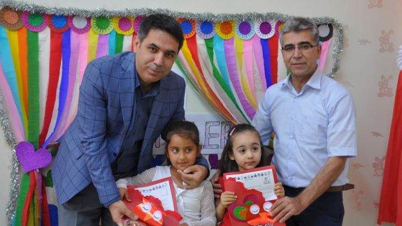 İlçe Milli Eğitim Müdürümüz ile Kaymakam Bey Yavuz Selim İlkokulunda Karne Dağıtım Törenine Katıldılar